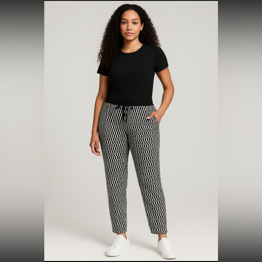 Calvin Klein || Woman’s Front Drawstring lightweight black and white pants sz XL